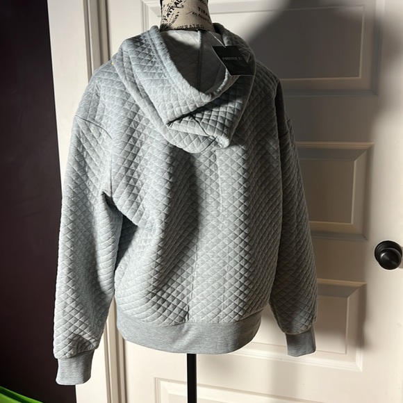 Forever 21 quilted hoodie NWT - Picture 4 of 6